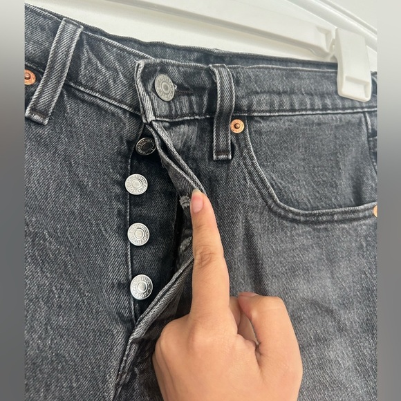 Levis 501 High Rise Black Distressed Shorts size 27 - Picture 8 of 12